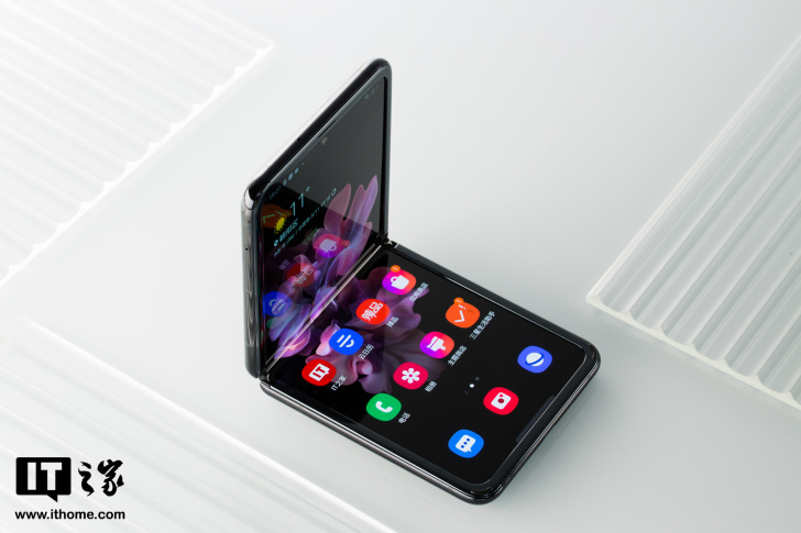 三星 Galaxy Z Fold 4 / Flip 4 折叠屏将成韩国首批支持 eSIM 的智能手机